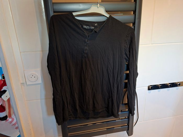 2 chemises homme M et 1 tee shirt - photo numéro 3