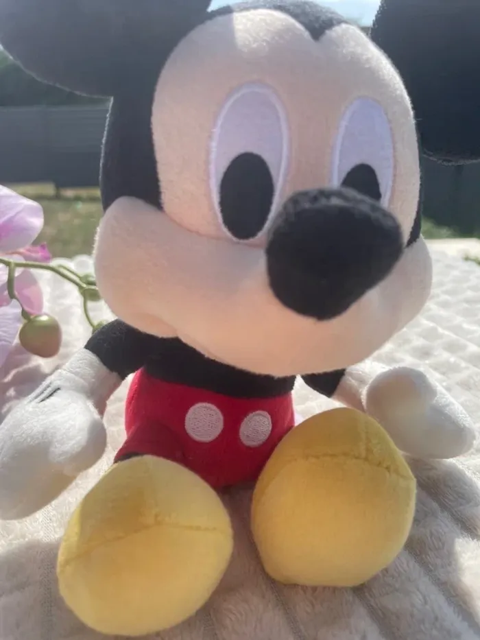 Peluche Mickey neuve, douce et adorable - photo numéro 3