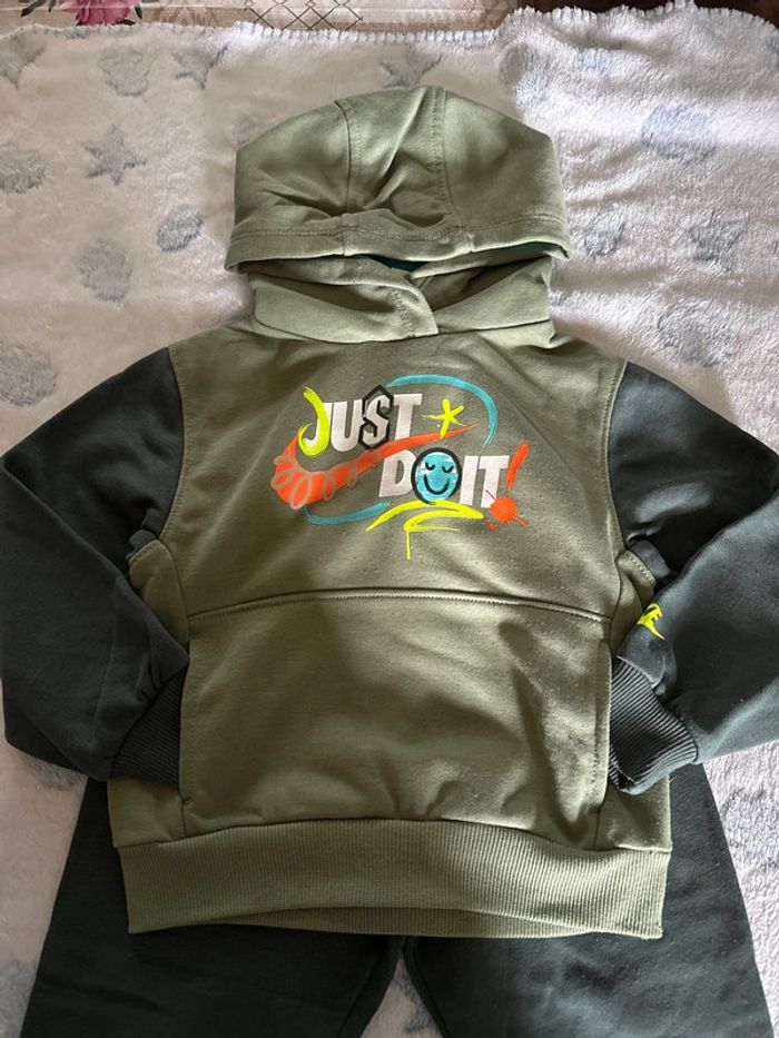 Ensemble Nike - photo numéro 2