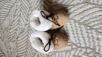 Chaussons fourrure bébé