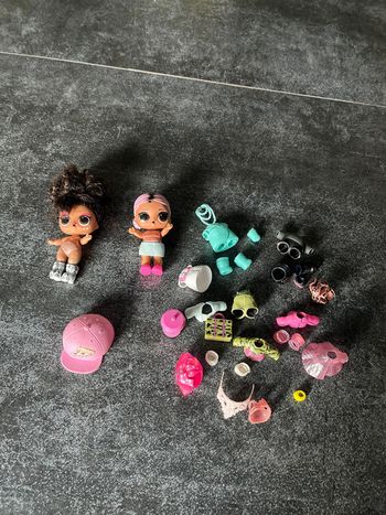 2 poupées lol et accessoires