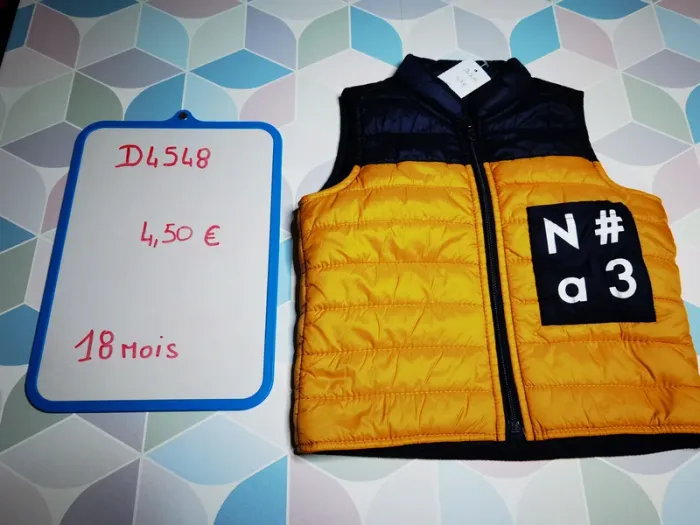 D4548 - doudoune sans manche garçon 18 mois