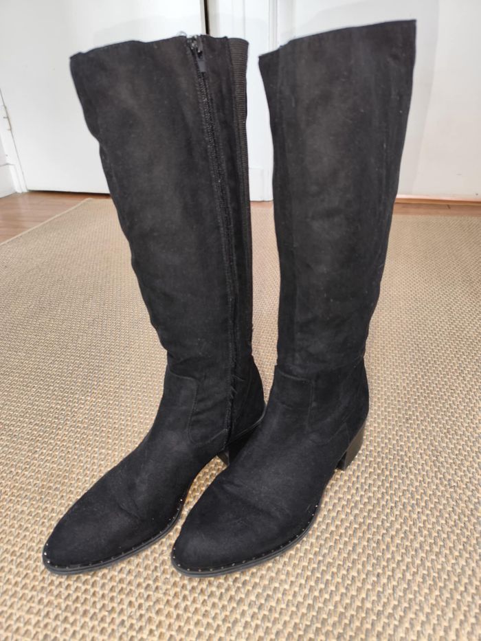 Paire de bottes noires Kiabi , pointure 39 , bon état