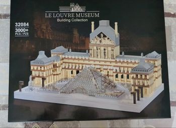 Maquette du Musée Louvre 3000 pièces Neuve Building Collection