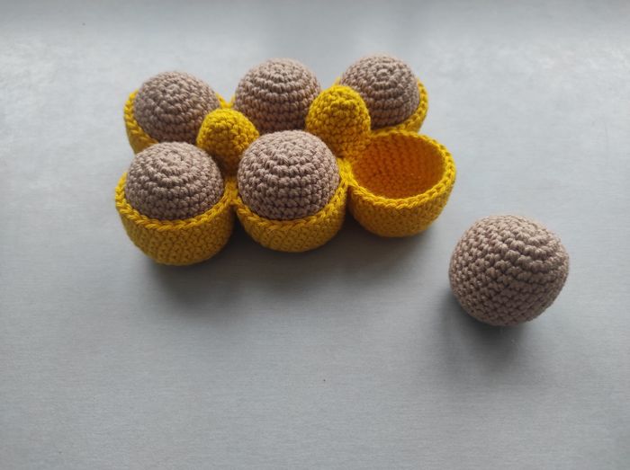 Dinette boîte d'oeufs au crochet - photo numéro 2