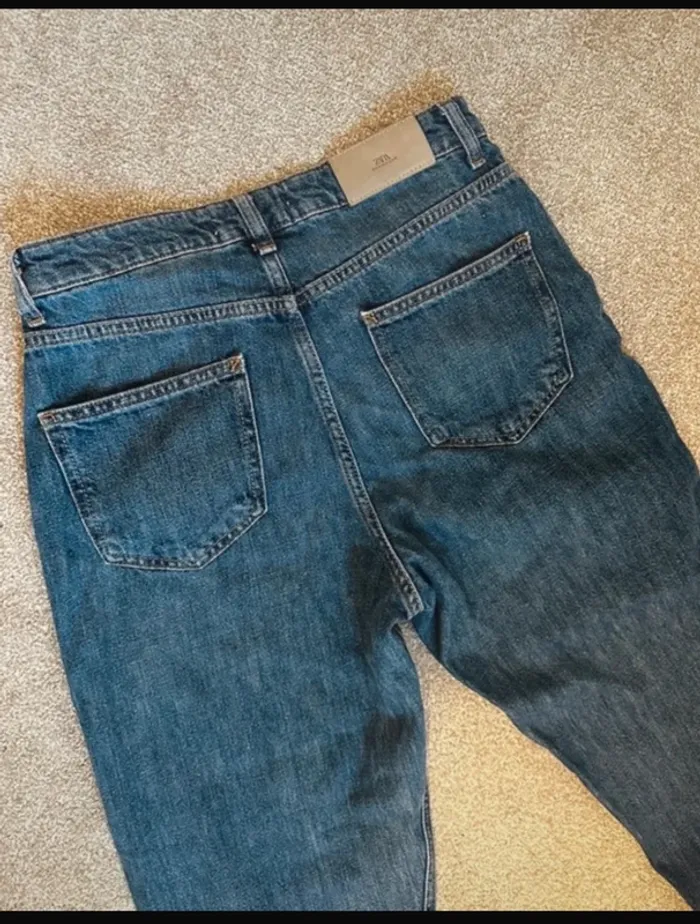 Jean boyfriend bleu taille haute Zara - photo numéro 2