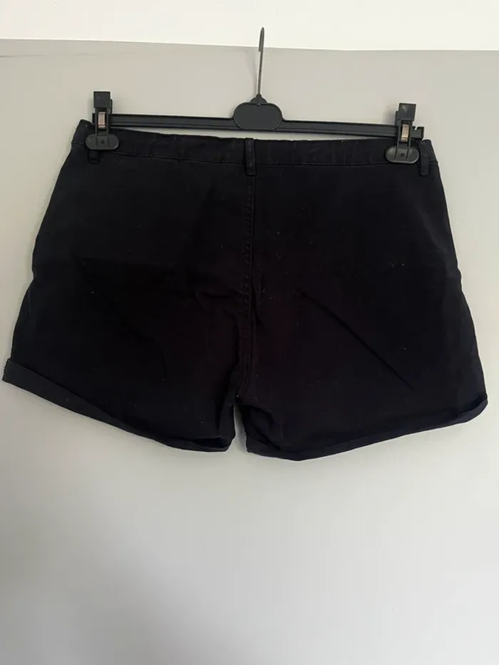 Short noir - photo numéro 2