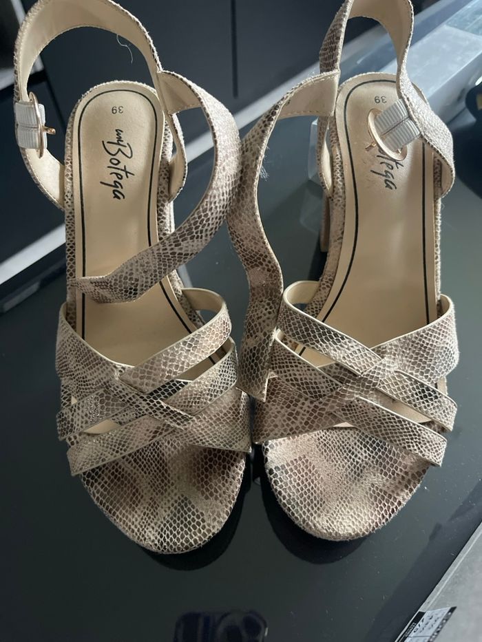 Chaussure à talons - photo numéro 2