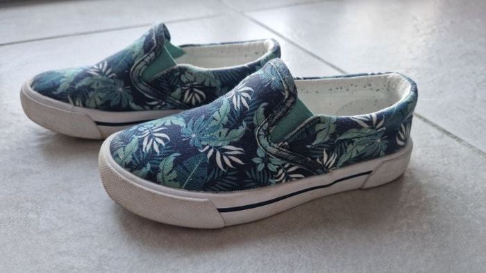 Basket sans lacets taille 28