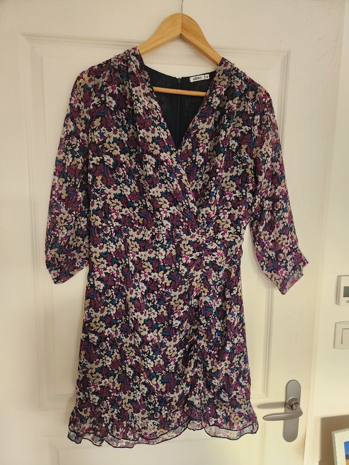 Robe légère fleurie doublée marque GEMO.
