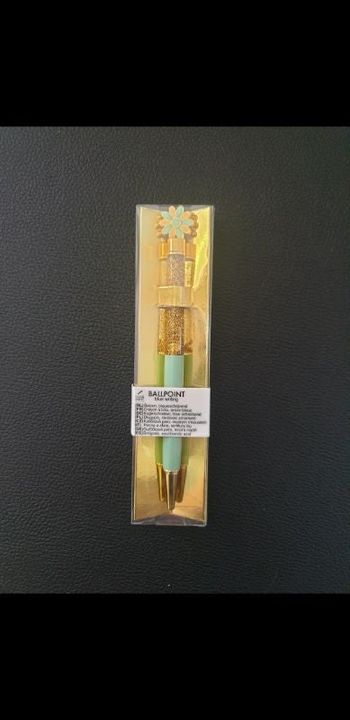 Stylo fleur dans son écrin