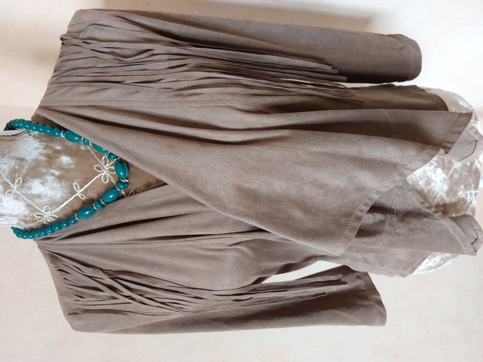 Veste Orsay en suédine marron clair longues franges taille 36-38 - photo numéro 6