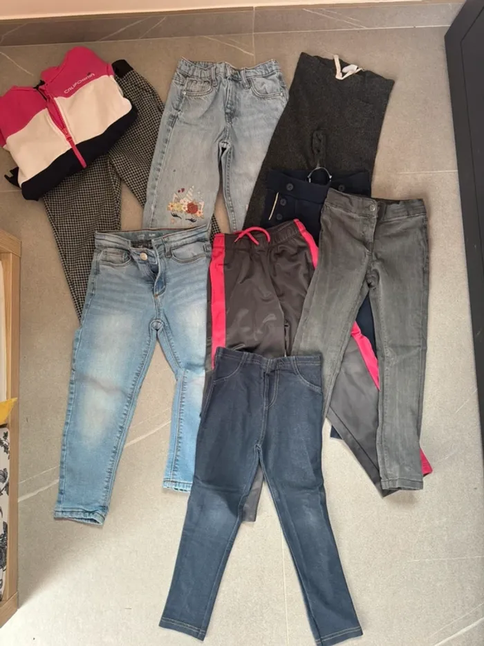 Lot de 8 pantalons - 2 jupes - 1 veste - 1 tee shirt - photo numéro 17