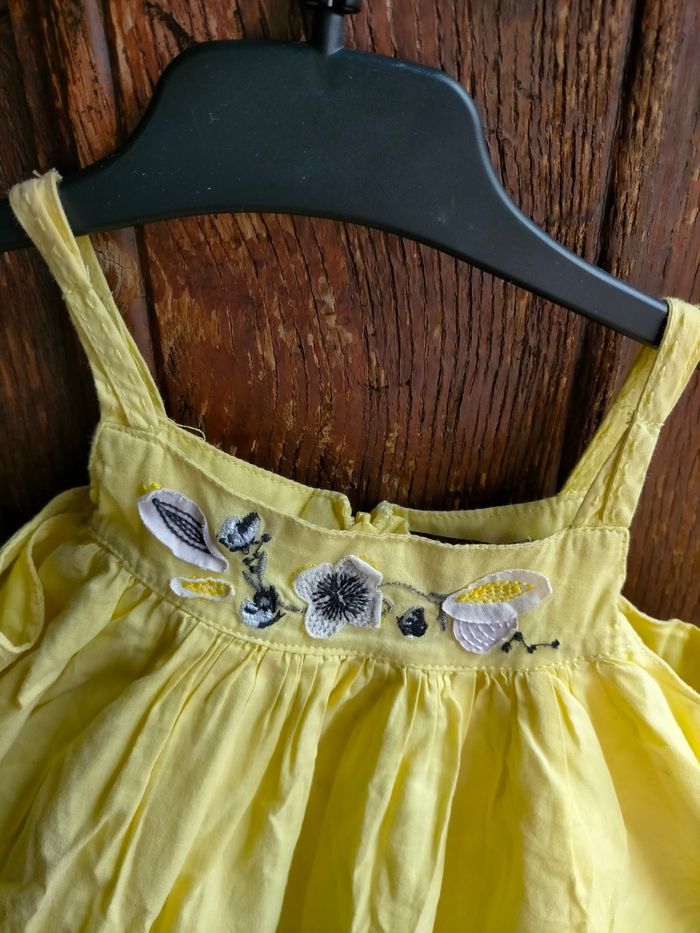 Très belle robe Catimini 2 ans - photo numéro 2