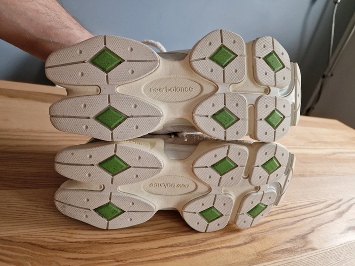 Baskets New Balance  9060 taille 43 - photo numéro 9