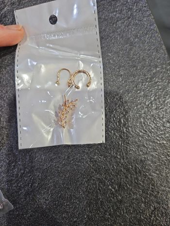 Lot de 3 boucles d'oreilles dorées neuves