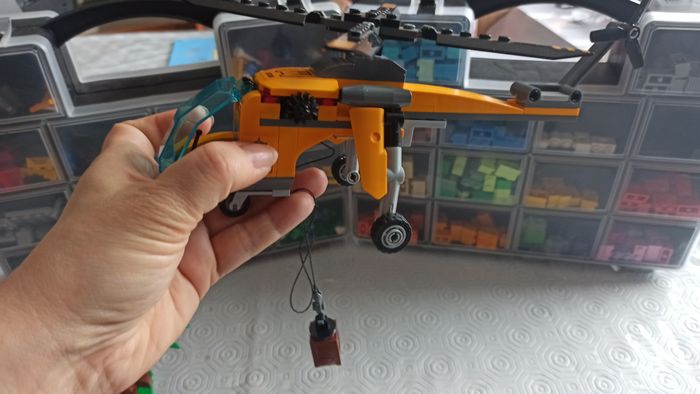 Lego City 60158 L'hélicoptère cargo de la jungle - photo numéro 3