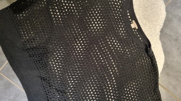 Pull haut tee shirt 3 XL noir ajouré  état neuf HM - photo numéro 5