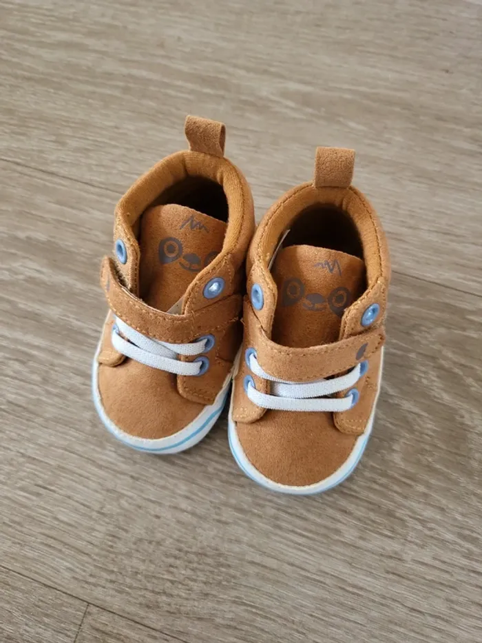 Chaussures taille 17/18