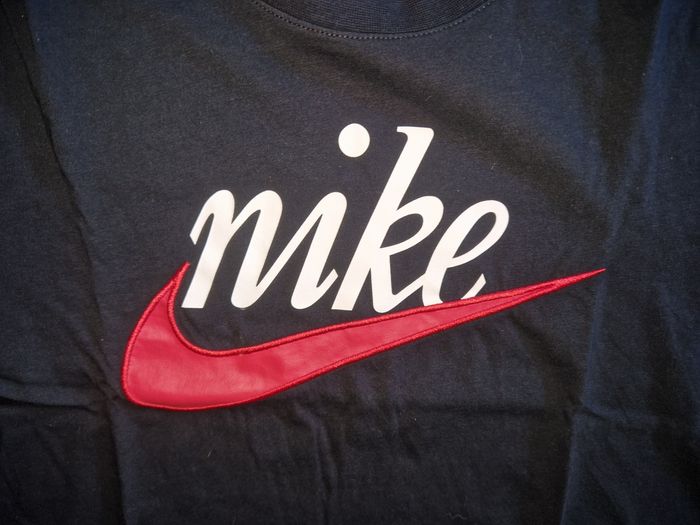 T shirt Nike taille S comme NEUF - photo numéro 4