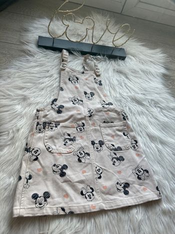 Très belle robe en jeans minnie 🥰 Disney taille 5 ans