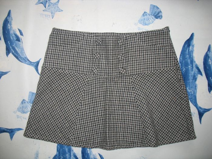 JUPE COURTE GRISE PETITS CARREAUX NOIR  "MIM" - TAILLE 36 - n°01