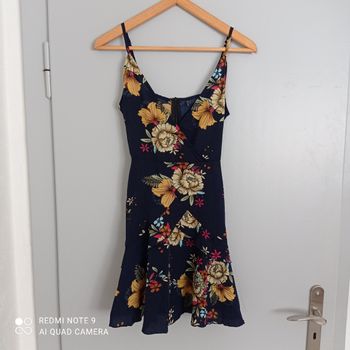 Robe marine à fleurs jaunes t38 Zaful