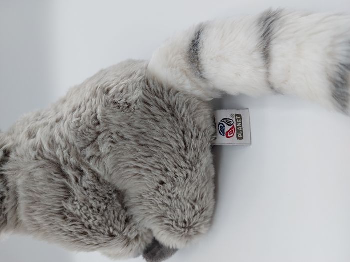 Peluche doudou lémurien blanc marron chiné blanc gris noir NATURE PLANET 22 cm - photo numéro 5