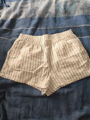 Short fille