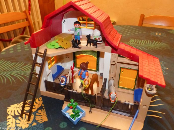 Lot playmobils la grande ferme moderne + accessoires animaux etc - photo numéro 4
