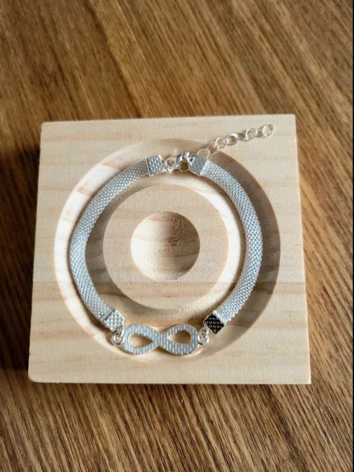 Bracelet infini argenté strass – bijou fantaisie symbole amour éternel – chaîne femme chic réglable - photo numéro 5
