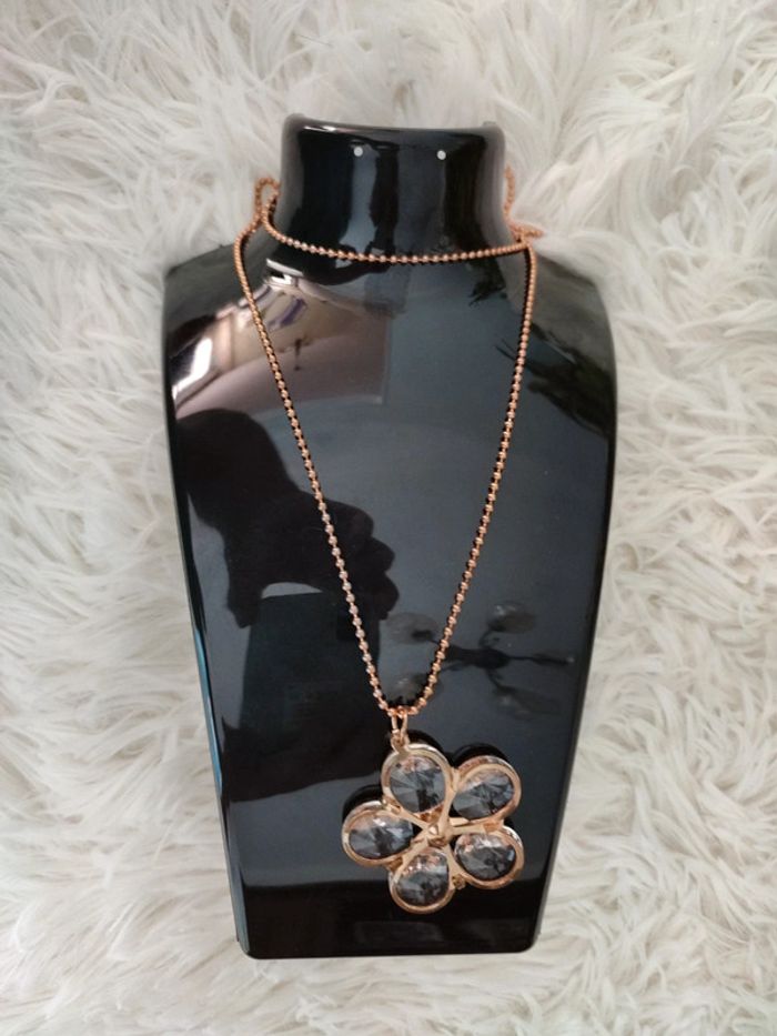 Collier fleur - photo numéro 3