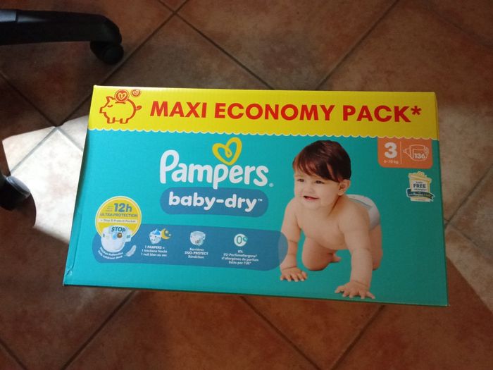 Paquet de couches Pampers T3. 6/10kg
