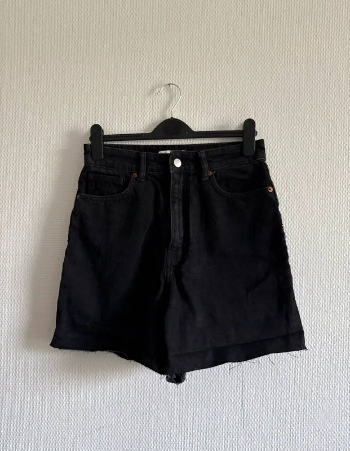 Short en jean noir