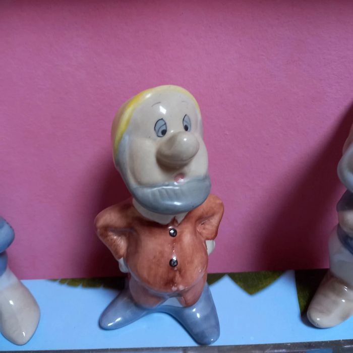 Lot de 3 nains en porcelaine - photo numéro 3
