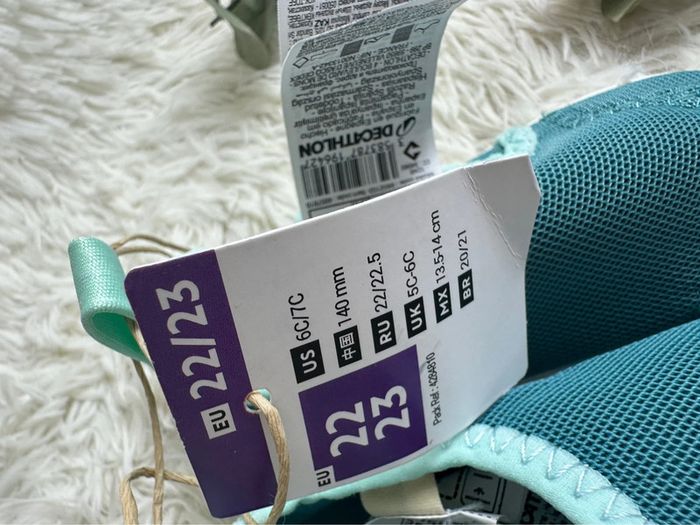 Paire de chaussures aquatiques décathlon taille 22-23 - photo numéro 4