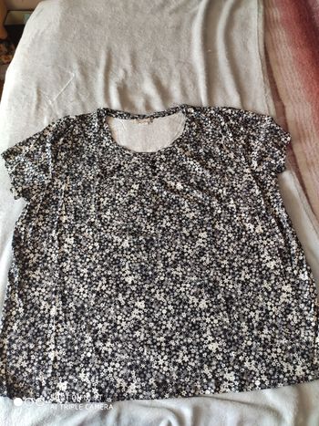 Tee-shirt manches courtes femme taille 54/56 neuf