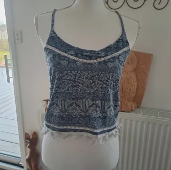 Débardeur bleu et blanc