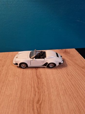 Porshe 911 Speedster Maisto Shell 1/38