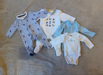 Lot pyjamas / bodies bébé 0 mois 