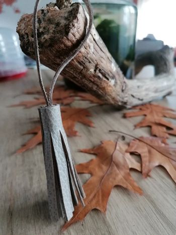 Pompons bijoux de sac, de trousse, de clefs, en cuir