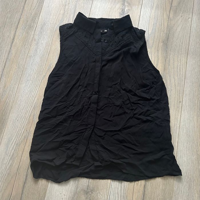 Top épaule en dentelle