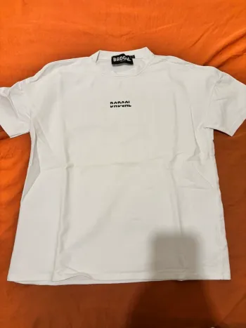Tee shirt