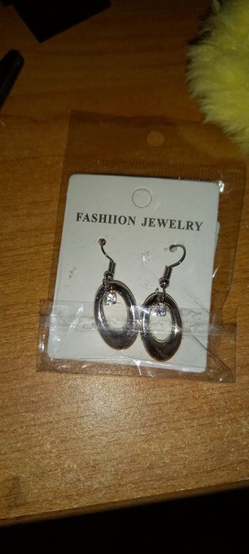 Boucle d'oreille fantaisie