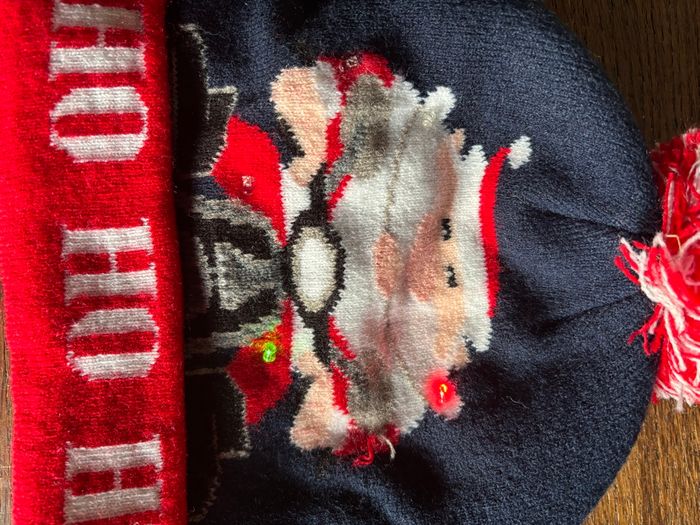 Bonnet de Noël lumineux - photo numéro 9