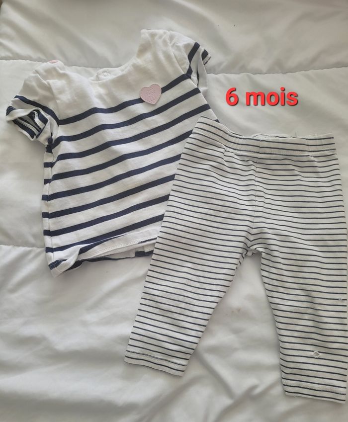 T-shirt et legging marin