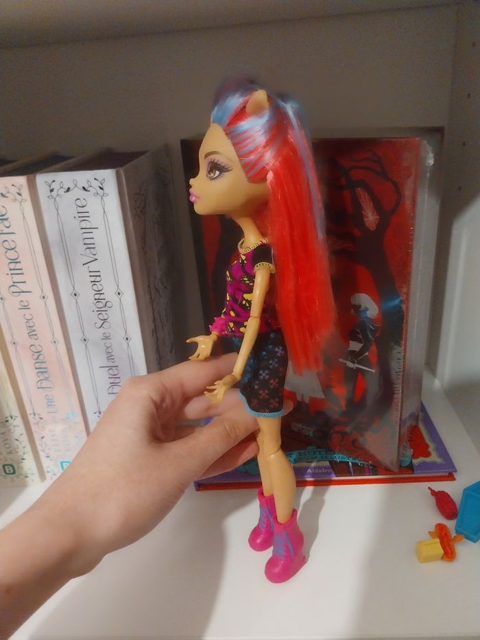 Poupée Howleen Wolf Monster High Café Torreur Creepateria Mattel - photo numéro 4