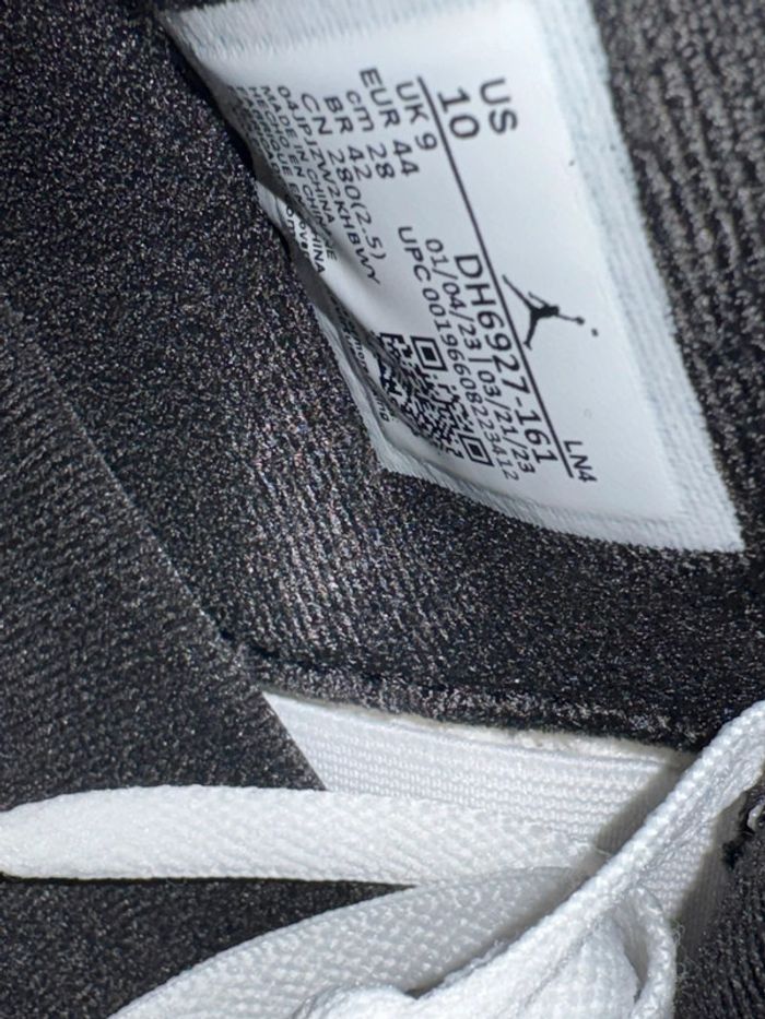 Air Jordan 4 Retro White/Fire Red-Black – Taille 44 EU / US 10 - photo numéro 7