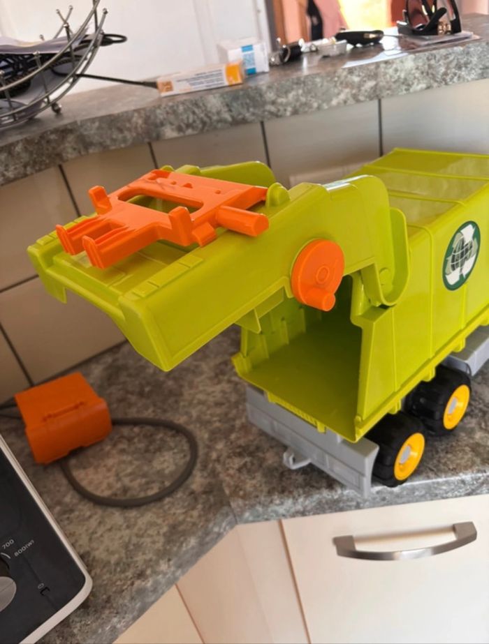 Camion poubelle - photo numéro 2