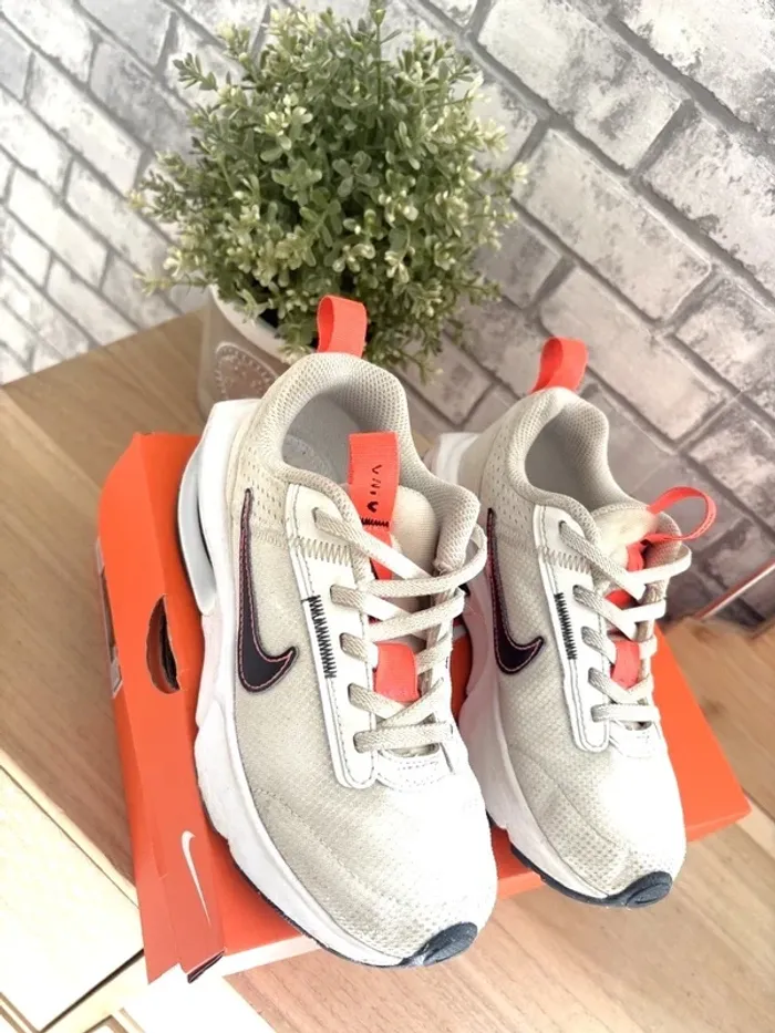 Nike enfant blanche et orange cadeau noel - photo numéro 5